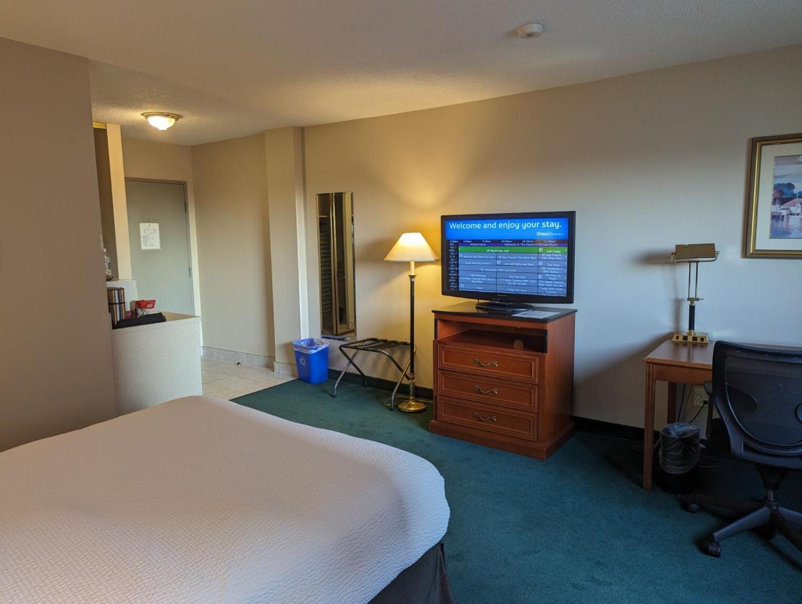 Nomad Hotel & Suites Fort Mcmurray Esterno foto